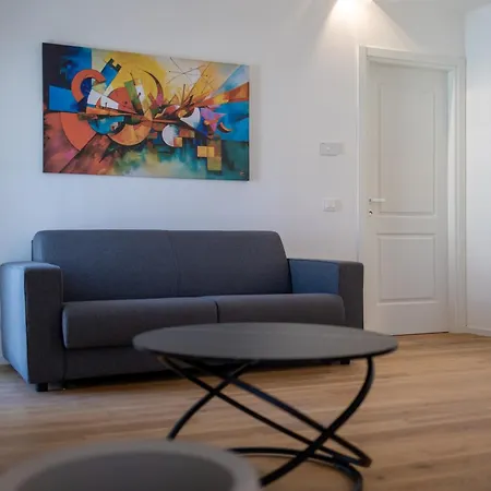 Palazzo Partenope 8 * فاستو