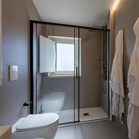 شقة فندقية Palazzo Partenope 8 *
