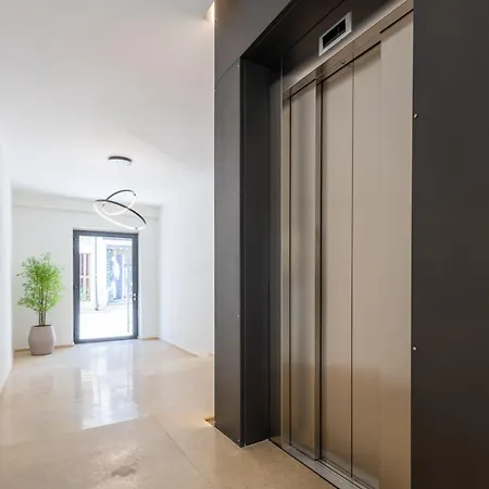 Palazzo Partenope 8 * فاستو